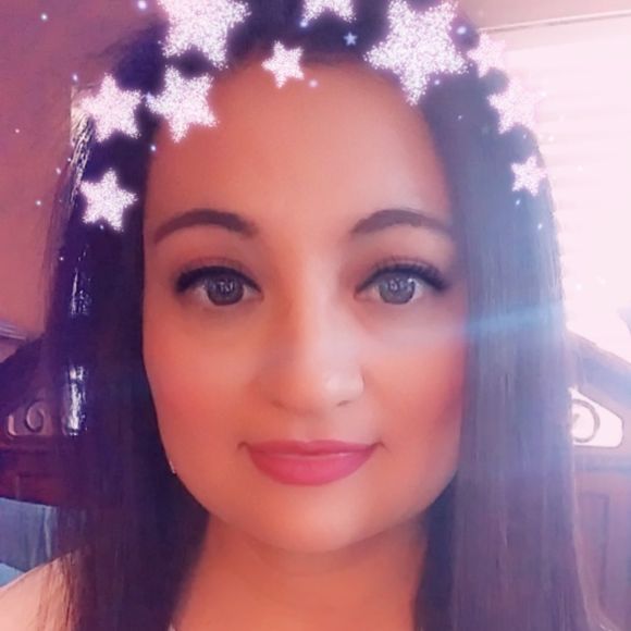 Meet your Posher, Lisa - Picture 1 of 1